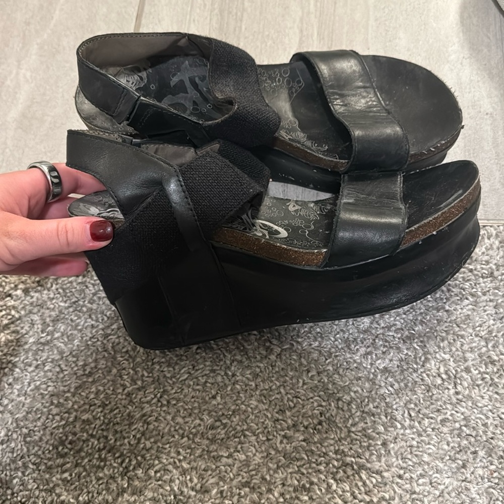 Black OTBTs size 7